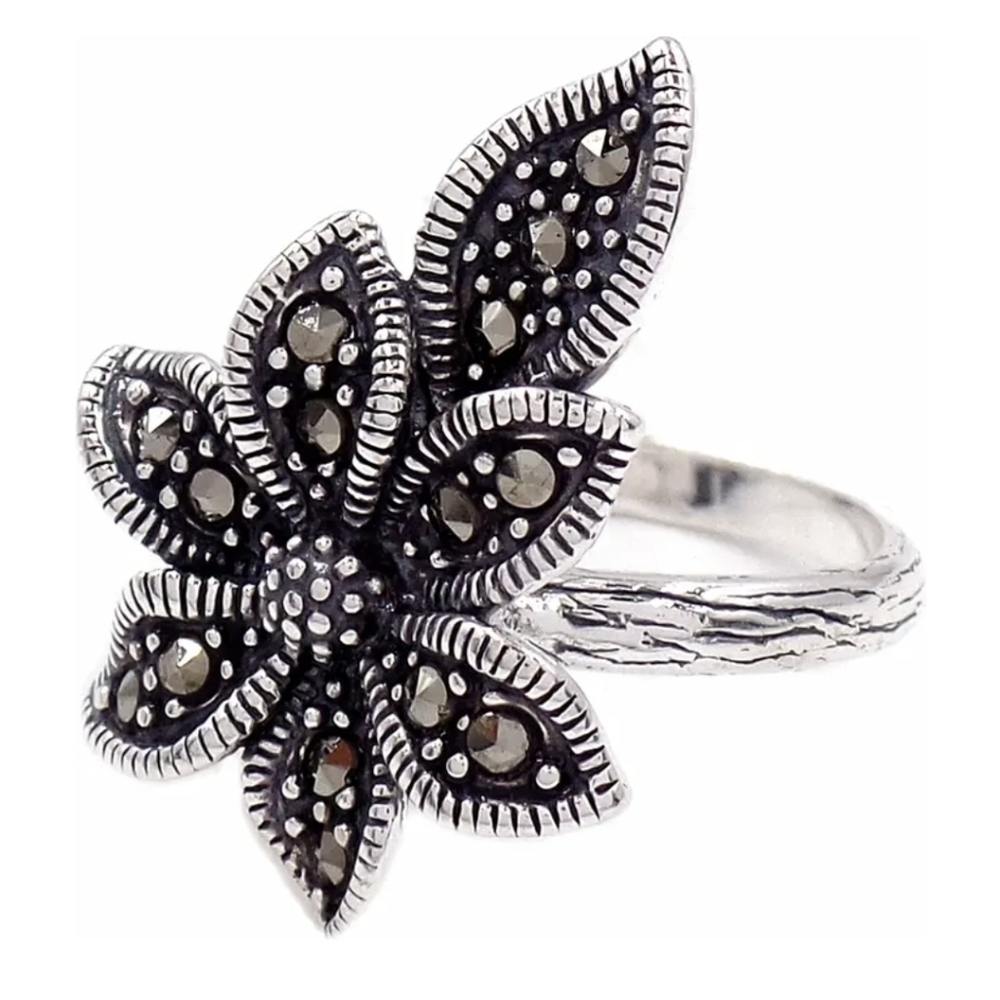 Sterling Silver Flower Silver statement Ring - Picture 8 of 8